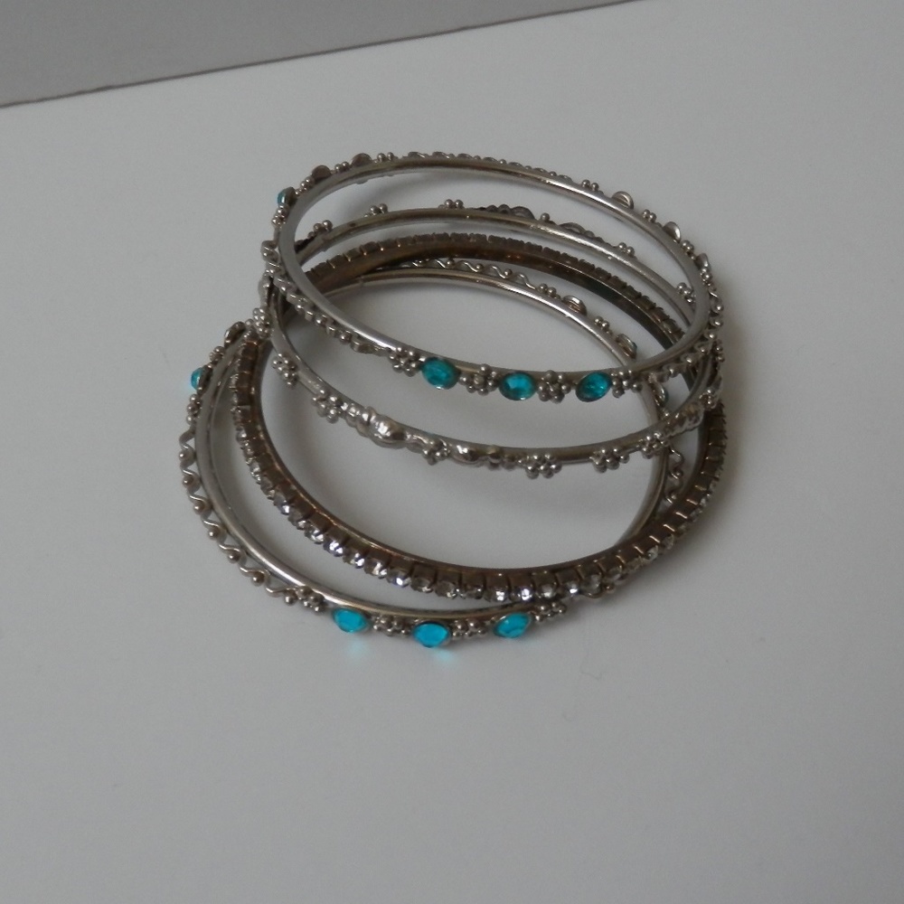 Amrita Singh 4pc Bangle set